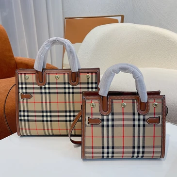 Burberry Fashionable Messenger Bags #21132