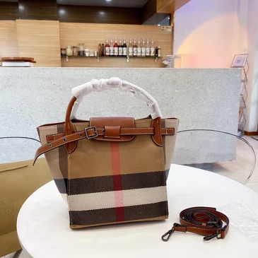 Burberry Fashionable Messenger Bags #21195